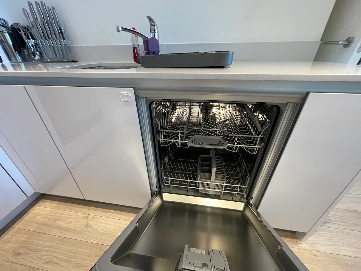 Croydon,United Kingdom,2 Bedrooms Bedrooms,2 BathroomsBathrooms,Flat / Apartment,1203