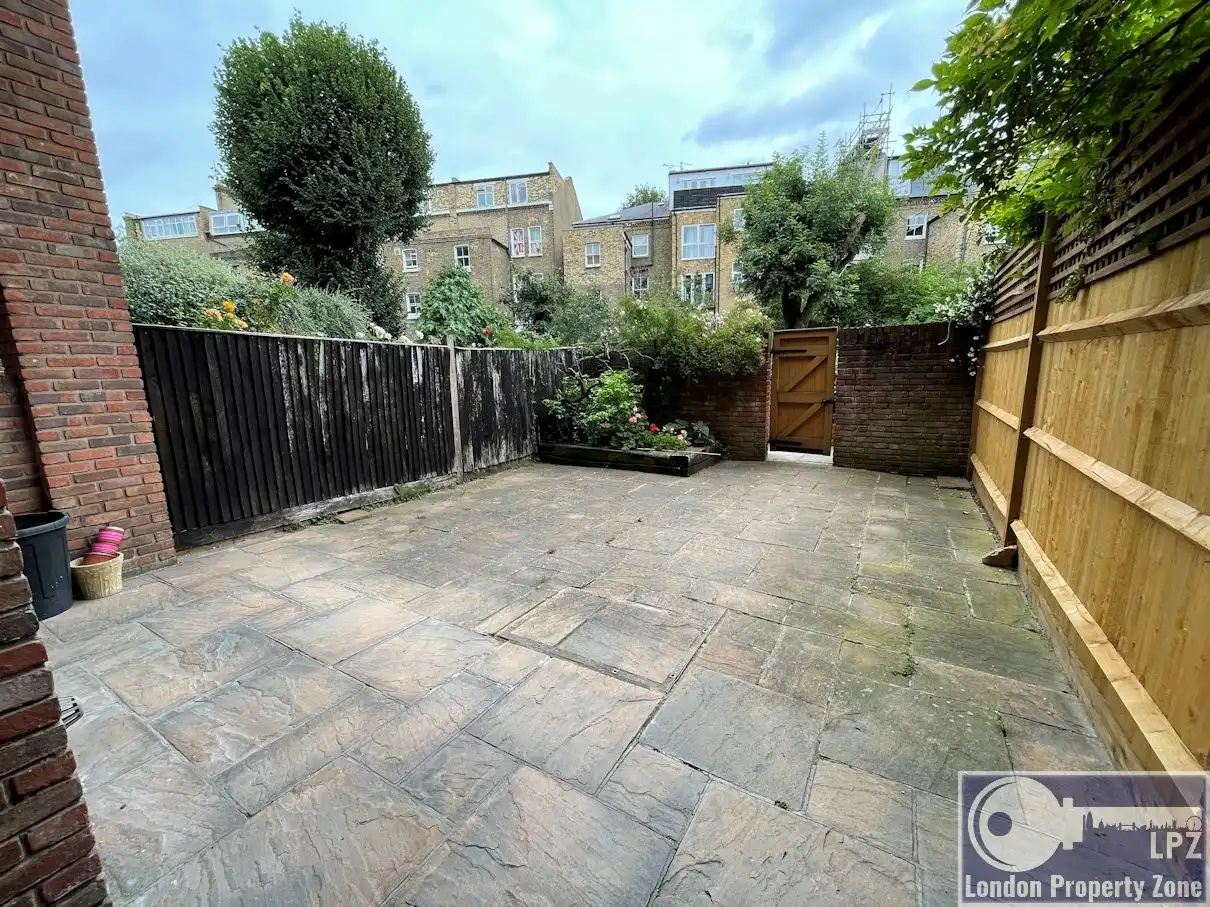West Kensington,United Kingdom,3 Bedrooms Bedrooms,3 BathroomsBathrooms,Flat / Apartment,1191