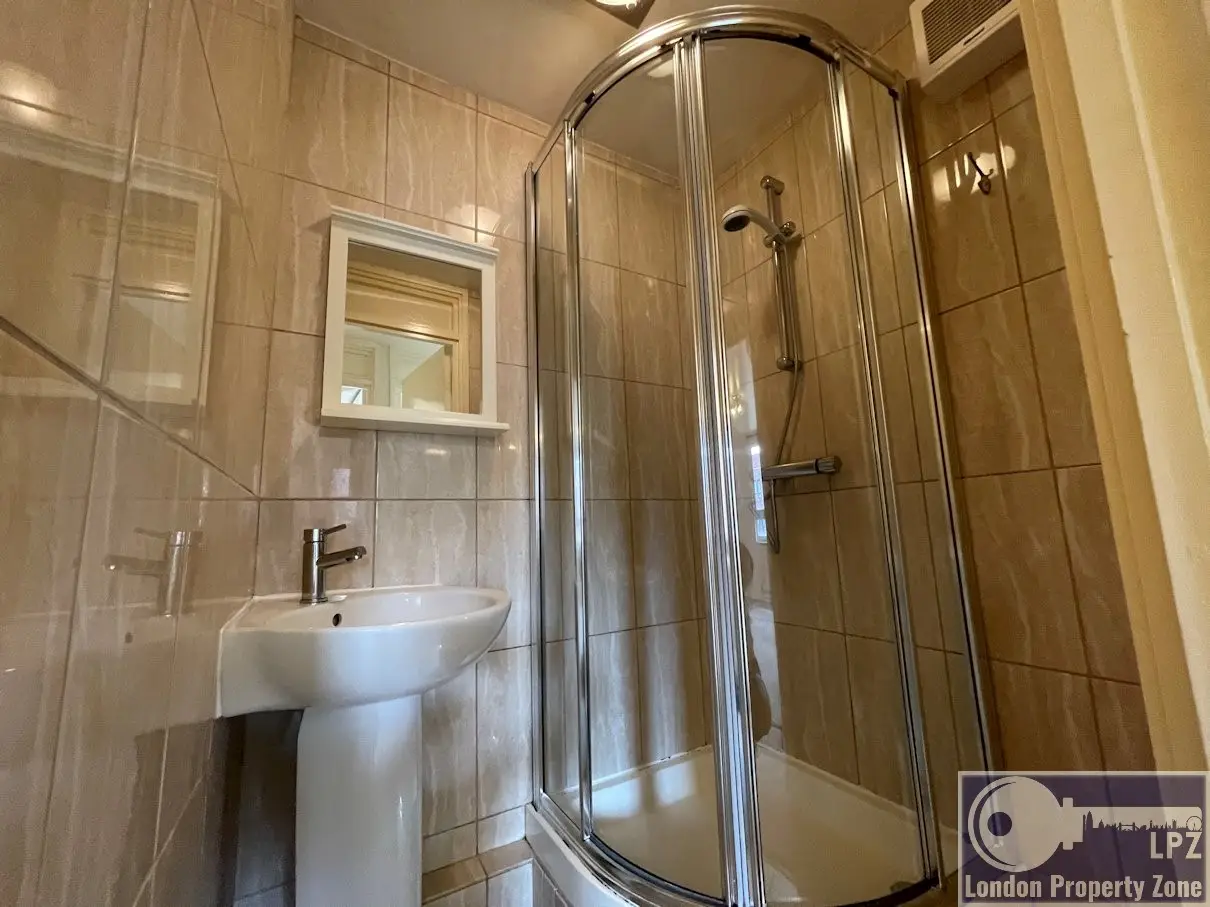 West Kensington,United Kingdom,3 Bedrooms Bedrooms,3 BathroomsBathrooms,Flat / Apartment,1191