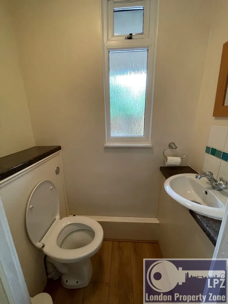 West Kensington,United Kingdom,3 Bedrooms Bedrooms,3 BathroomsBathrooms,Flat / Apartment,1191
