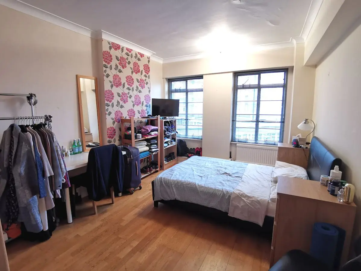 2 bed, flat to let ,in, Park Road, Baker St, opposite ,Regents Park, and LBS, letting agents, London Property Zone, Baker Street letting agents, Rossmore Court, Sandfords, 