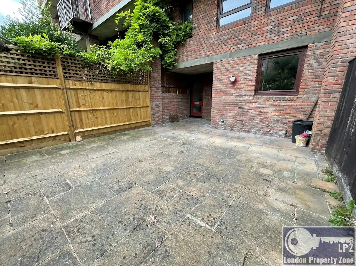 West Kensington,United Kingdom,3 Bedrooms Bedrooms,3 BathroomsBathrooms,Flat / Apartment,1191